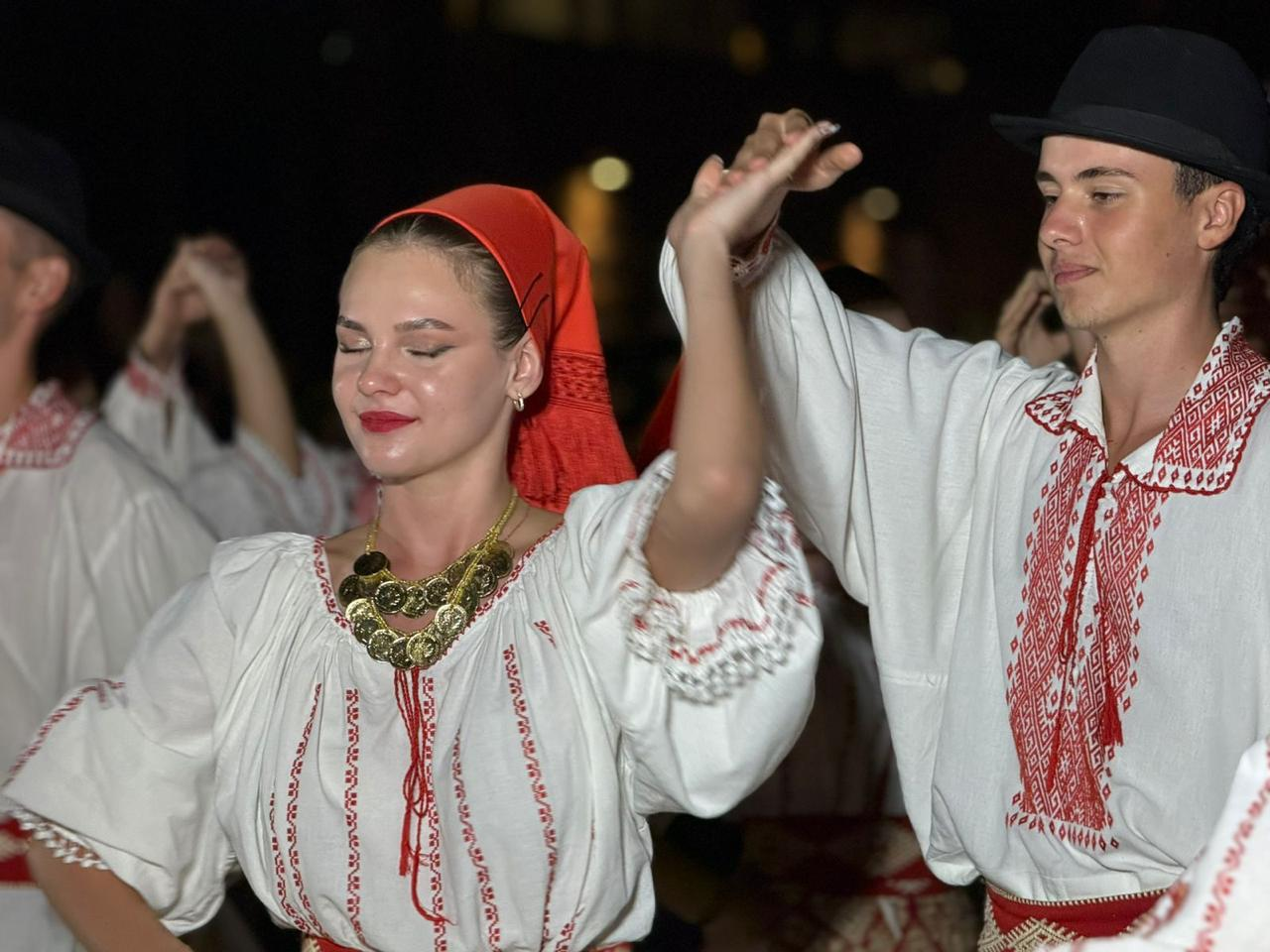 Traditionnal Romanian couple dancing at the WOFA Festival in Budva